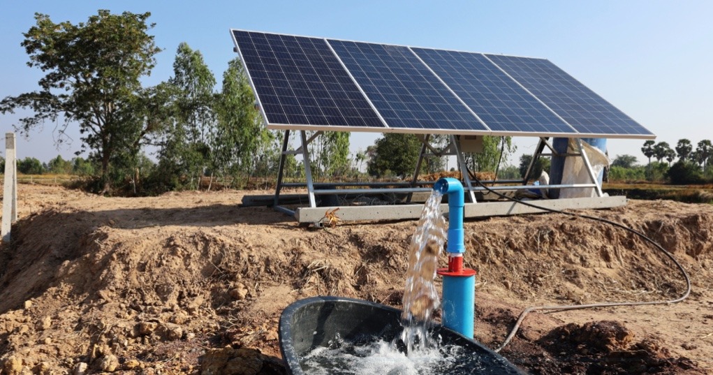 Novo sistema produz água potável mais barata com energia solar