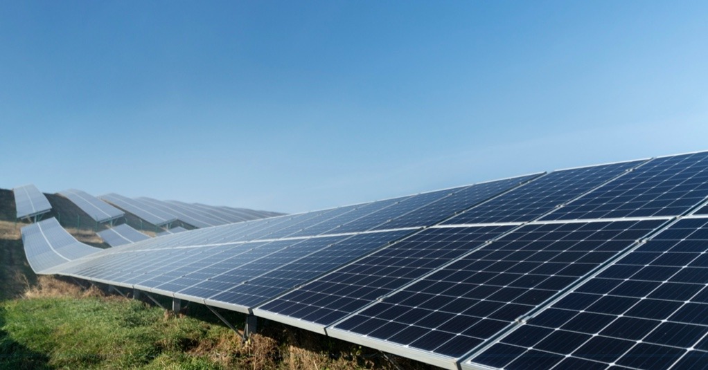 O futuro da sustentabilidade: energia solar e hidrogênio verde juntos