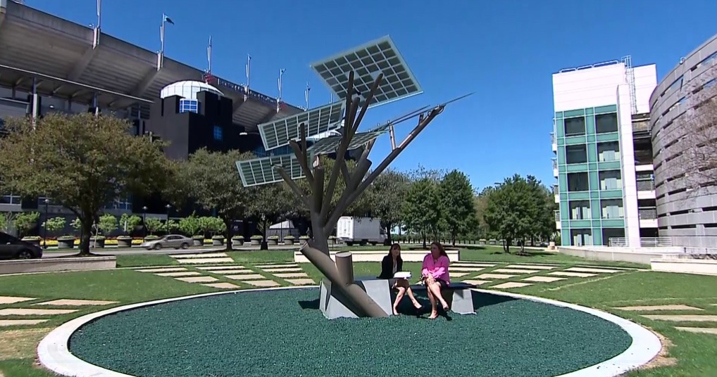 Projeto de “árvore solar” vai converter energia solar em elétrica em praças e ruas do ES