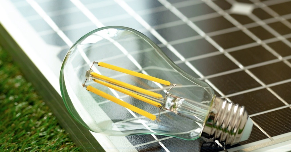 Como fugir da conta de luz? O cálculo de baterias para sistemas off-grid de energia solar