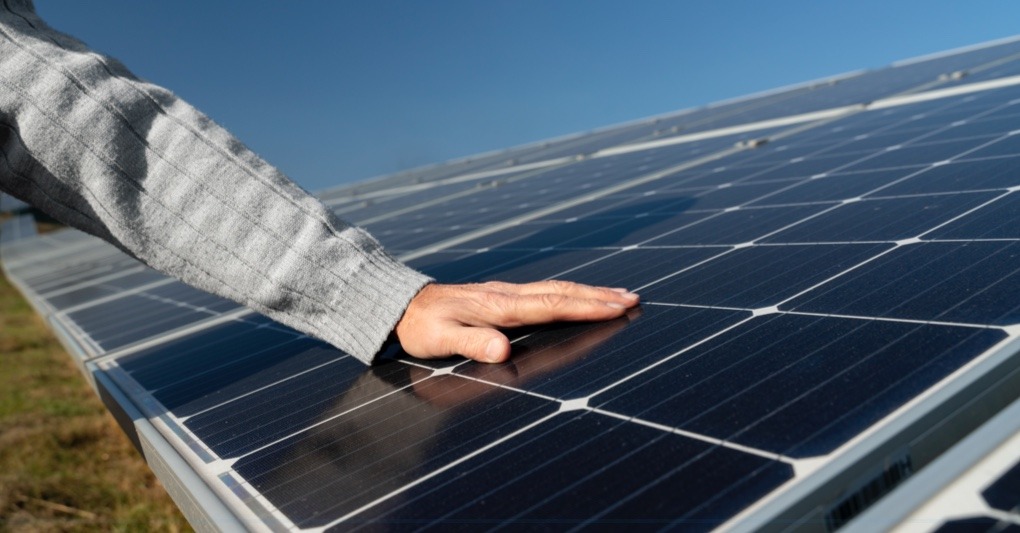 Preço do painel solar cai 40% em 2023 e reduz tempo de retorno sobre investimento